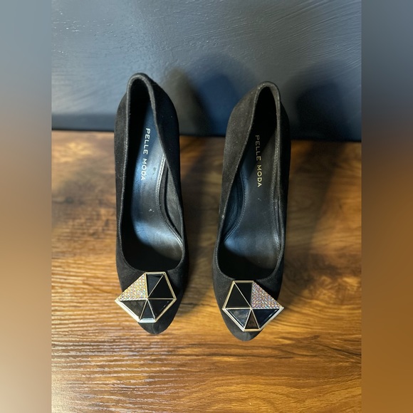 Pelle Moda Hexagon Plate Heels - Picture 6 of 6